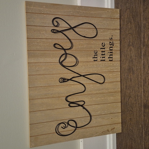 Wall Decor - Picture 1 of 3